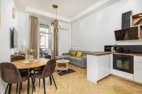 Venus Apartments - Akacfa III